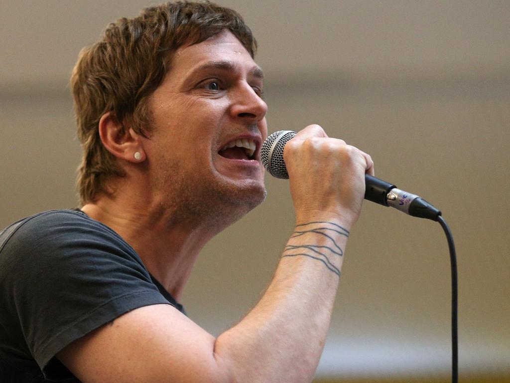 rob thomas singing